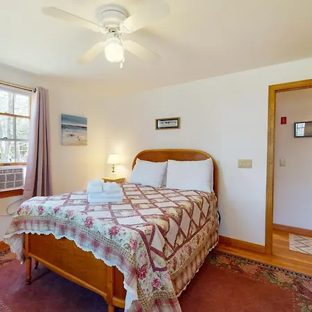 The Tranquil Heron Cottage